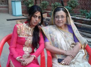 फुर्सत के पलों में अपने फैंस के साथ समय बिताती एक टीवी कलाकार